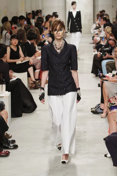 Look 11